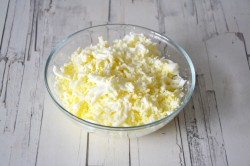 Лаваш с сыром и яйцом - шаг 3