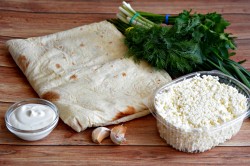 Лаваш с творогом в духовке - шаг 1