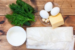 Лаваш с яйцом и огурцом - шаг 1