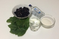 Ликер из черной смородины - шаг 1