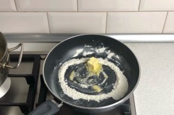 Макароны в сливочном соусе - шаг 4