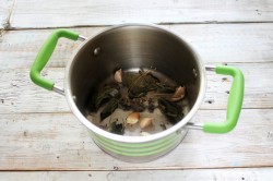 Малосольные огурцы быстрого приготовления в кастрюле - шаг 2