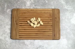 Малосольные огурцы в кастрюле горячим способом - шаг 2 Малосольные огурцы в кастрюле горячим способом - шаг 2