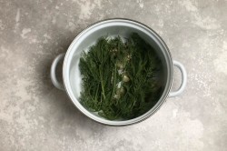 Малосольные огурцы в кастрюле горячим способом - шаг 4 Малосольные огурцы в кастрюле горячим способом - шаг 4