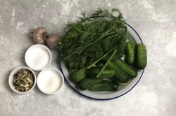 Малосольные огурцы в кастрюле горячим способом - шаг 1 Малосольные огурцы в кастрюле горячим способом - шаг 1