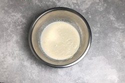 Манник без муки на молоке с духовке классический - шаг 2 Манник без муки на молоке с духовке классический - шаг 2