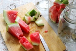 Маринованные арбузы в банках на зиму - шаг 3 Маринованные арбузы в банках на зиму - шаг 3