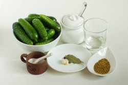 Маринованные огурцы с горчицей на зиму - шаг 1 Маринованные огурцы с горчицей на зиму - шаг 1