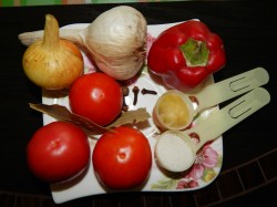 Маринованные помидоры с медом на зиму - шаг 1 Маринованные помидоры с медом на зиму - шаг 1