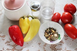 Маринованные помидоры с перцем на зиму - шаг 1 Маринованные помидоры с перцем на зиму - шаг 1