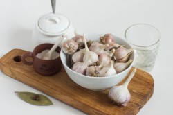 Маринованный чеснок быстро - шаг 1 Маринованный чеснок быстро - шаг 1