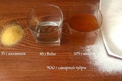 Мастика из желатина и сахарной пудры - шаг 1 Мастика из желатина и сахарной пудры - шаг 1