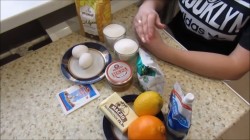 Медовик на кефире с цитрусовым кремом - шаг 1 Медовик на кефире с цитрусовым кремом - шаг 1