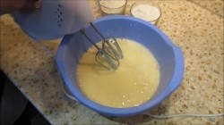 Медовик на кефире с цитрусовым кремом - шаг 2 Медовик на кефире с цитрусовым кремом - шаг 2