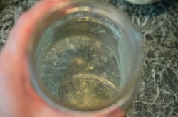 Самогон из меда в домашних условиях - шаг 3 Самогон из меда в домашних условиях - шаг 3