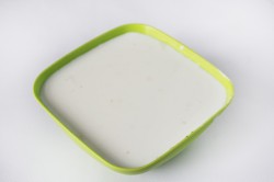 Минтай тушеный в молоке на сковороде - шаг 7