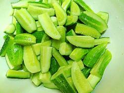 Морковные огурцы с уксусом чесноком сахаром по корейски - шаг 3 Морковные огурцы с уксусом чесноком сахаром по корейски - шаг 3