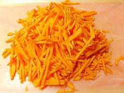 Морковные огурцы с уксусом чесноком сахаром по корейски - шаг 2 Морковные огурцы с уксусом чесноком сахаром по корейски - шаг 2