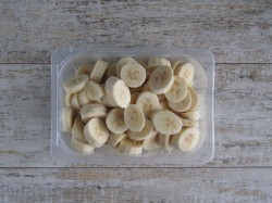 Домашнее мороженое из банана и молока - шаг 2