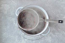 Морс из черной смородины - шаг 7 Морс из черной смородины - шаг 7