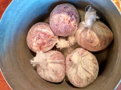 Мраморные яйца к Пасхе - шаг 8