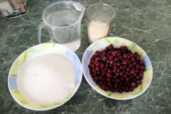 Мусс клюквенный с манной крупой - шаг 1