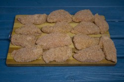 Наггетсы из грудок - шаг 11