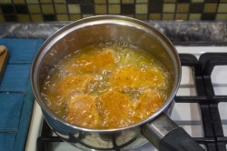 Наггетсы из грудок - шаг 12