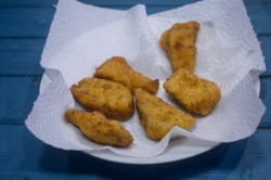 Наггетсы из грудок - шаг 13