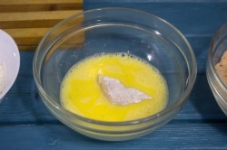 Наггетсы из грудок - шаг 9