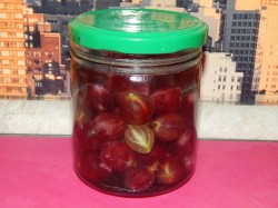 Настойка из крыжовника на водке - шаг 3 Настойка из крыжовника на водке - шаг 3