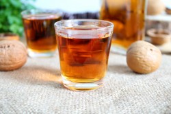 Настойка самогона на грецких орехах - шаг 6 Настойка самогона на грецких орехах - шаг 6