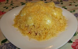 Салат Сугробы смаонезом, ветчиной и сыром - шаг 6 Салат Сугробы смаонезом, ветчиной и сыром - шаг 6