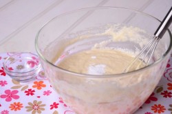 Оладьи на сыворотке пышные без яиц - шаг 4