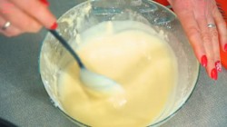 Десертные оладьи с яблоками в кляре - шаг 9 Десертные оладьи с яблоками в кляре - шаг 9