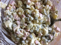 Оливье Lite-версия или просто Самый вкусный из Оливье))) - шаг 8 Оливье Lite-версия или просто Самый вкусный из Оливье))) - шаг 8