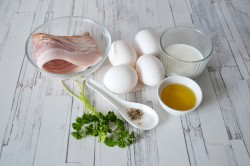 Омлет с беконом - шаг 1