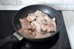 Омлет с беконом - шаг 4