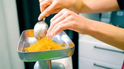 Особая жгучая аджика с болгарским перцем по-сибирски - шаг 3 Особая жгучая аджика с болгарским перцем по-сибирски - шаг 3