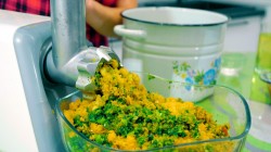 Особая жгучая аджика с болгарским перцем по-сибирски - шаг 5 Особая жгучая аджика с болгарским перцем по-сибирски - шаг 5