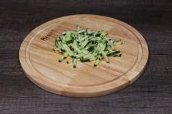 Острая корейская лапша с говядиной овощами и яйцом - шаг 2