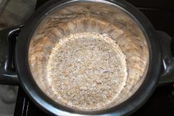 Овсяная каша с бананом на завтрак - шаг 2