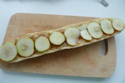 Панини с яблочным повидлом, сыром и яблоком - шаг 4