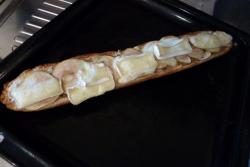 Панини с яблочным повидлом, сыром и яблоком - шаг 6