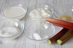 Панна котта с ревенем - шаг 1