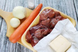 Паштет из куриной печени с морковью и луком - шаг 1