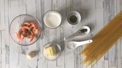 Паста с креветками в чесночном соусе - шаг 1