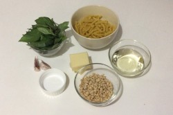 Паста с соусом песто - шаг 1 Паста с соусом песто - шаг 1