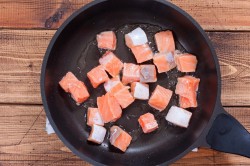 Паста с семгой в сливочном соусе - шаг 3