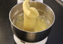 Влажный очень мягкий пасхальный кулич тесто на ночь - шаг 2 Влажный очень мягкий пасхальный кулич тесто на ночь - шаг 2